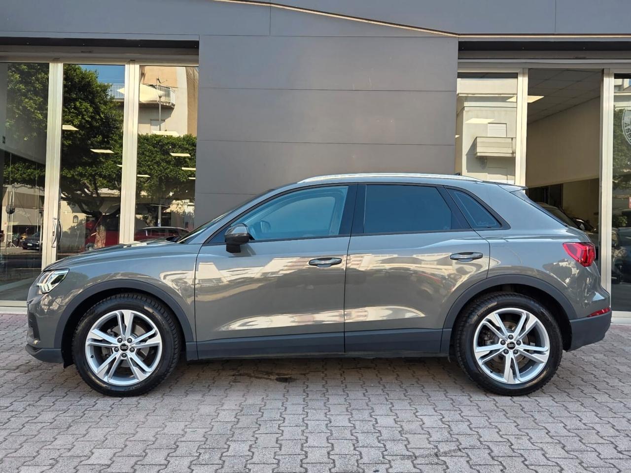 Audi Q3 35 TDI S tronic 150 cv Business