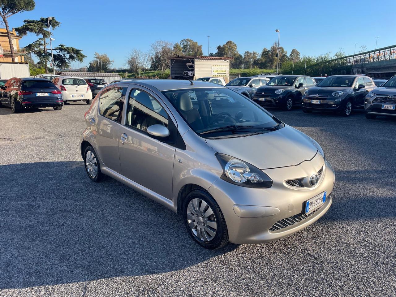 Toyota Aygo 1.0 12V VVT-i 5 porte GARANZIA