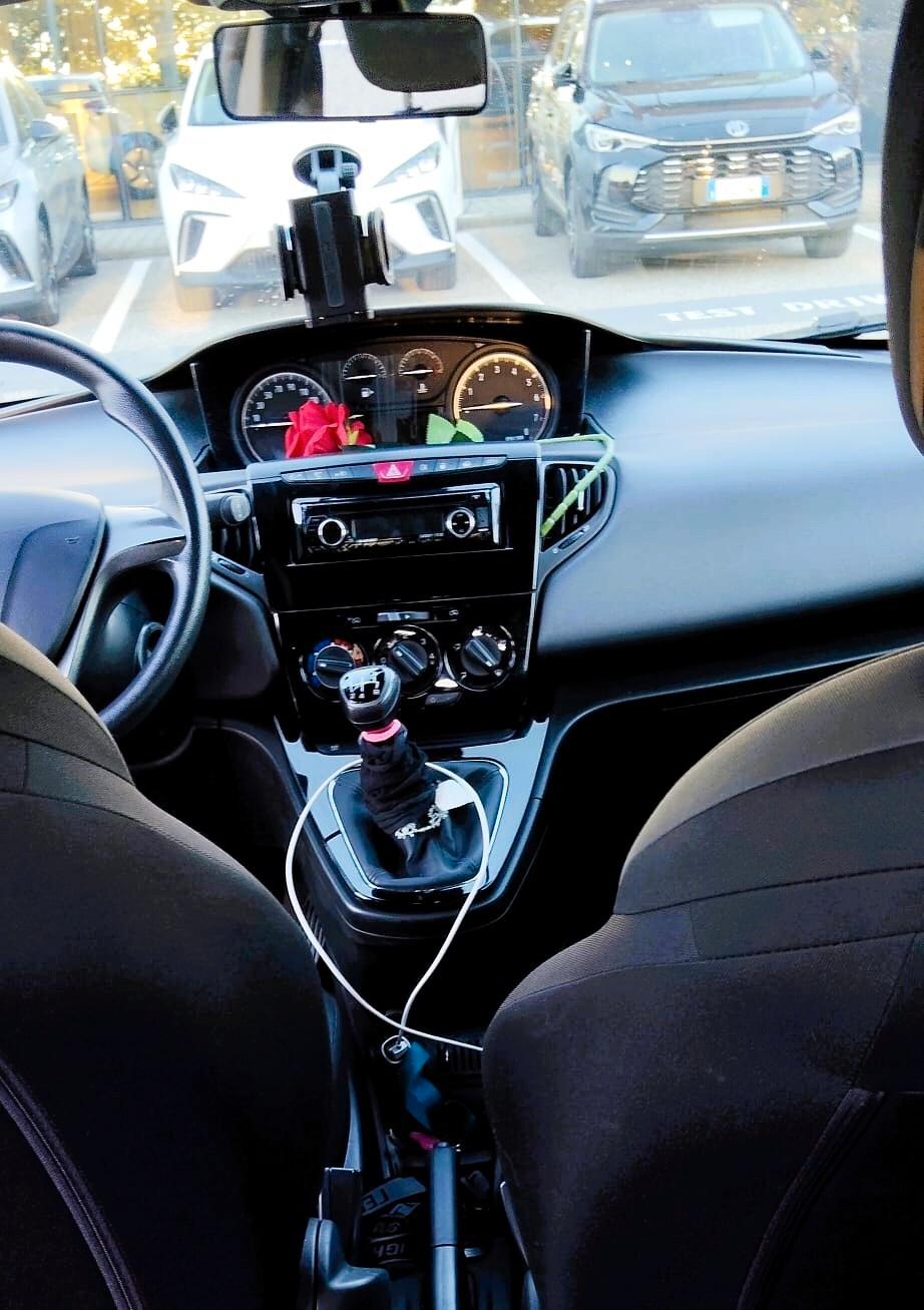 Lancia Ypsilon 1.2 69 CV 5 porte GPL ELEFANTINO BLU