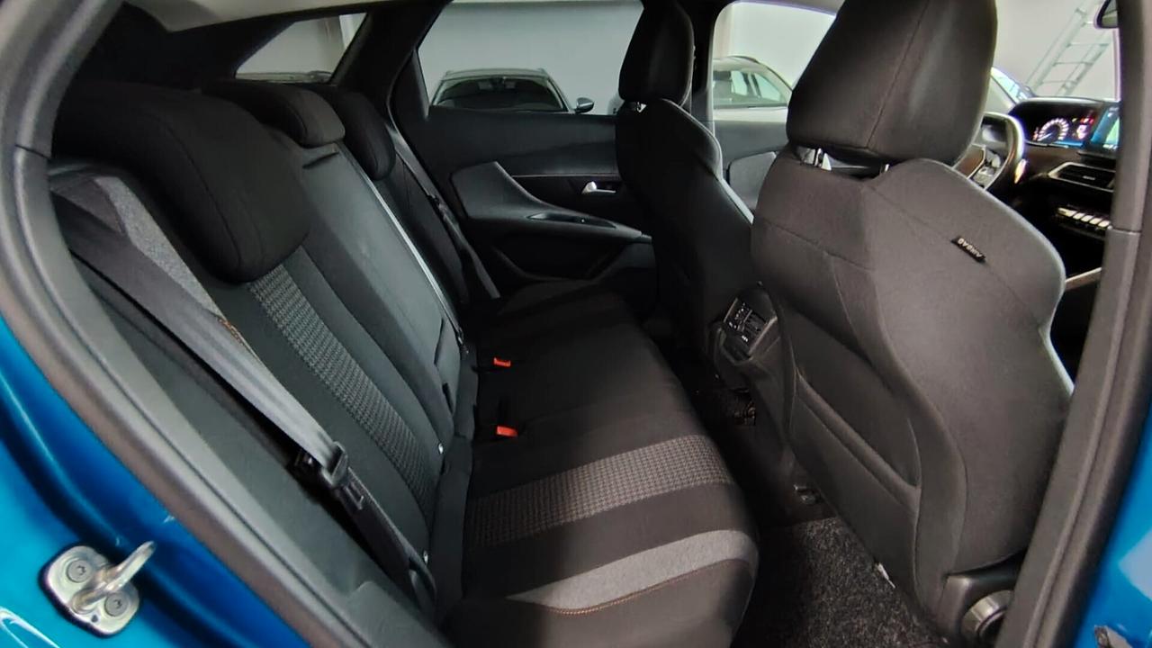Peugeot 3008 BLUEHDI ACTIVE 131CV - FULL LED, VIRTUAL COCKPIT, NEOPATENTATI