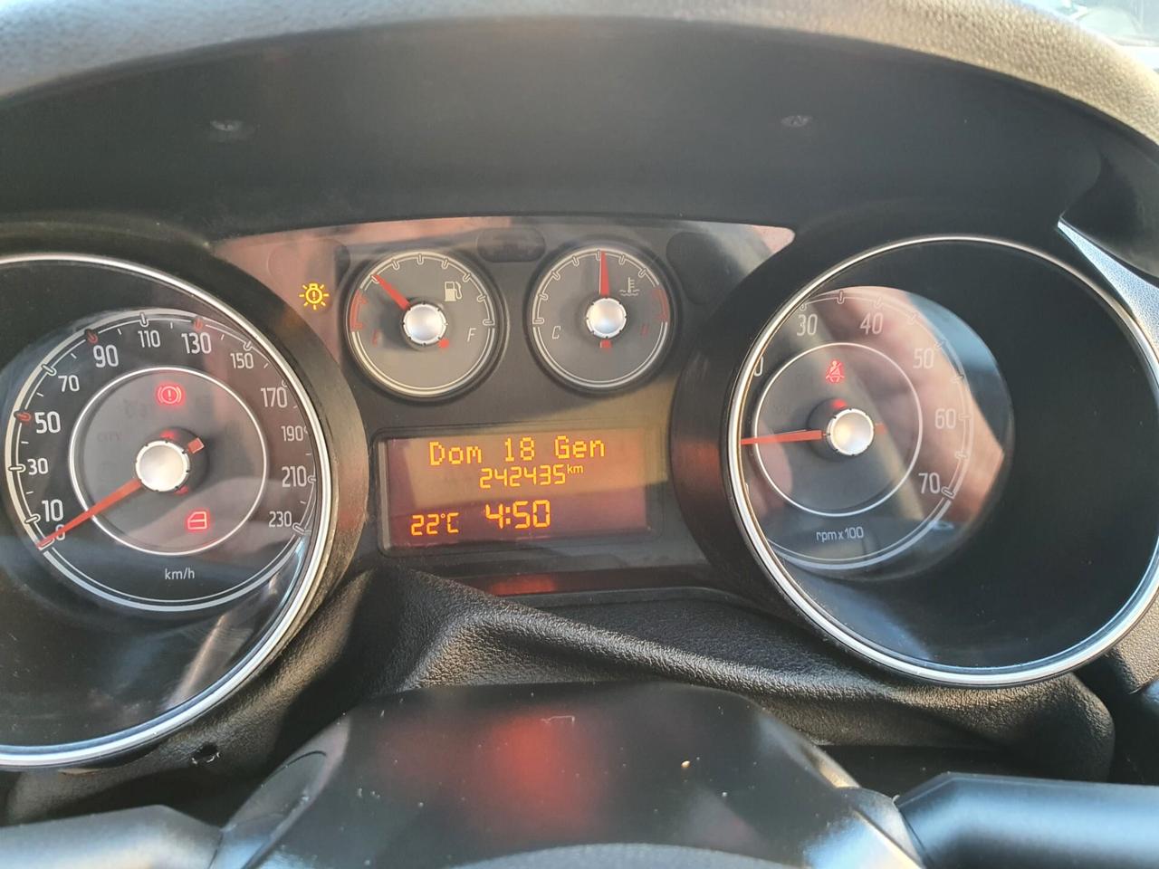 Fiat Grande Punto 1.4 GPL /TETTO PANORAMICO/PDC/BLUETOOTH;CRUISE CONTROL