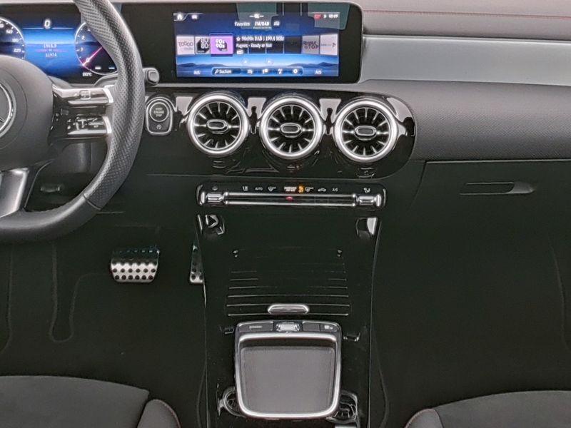 Mercedes-Benz CLA 200 200 Automatic AMG Line Premium