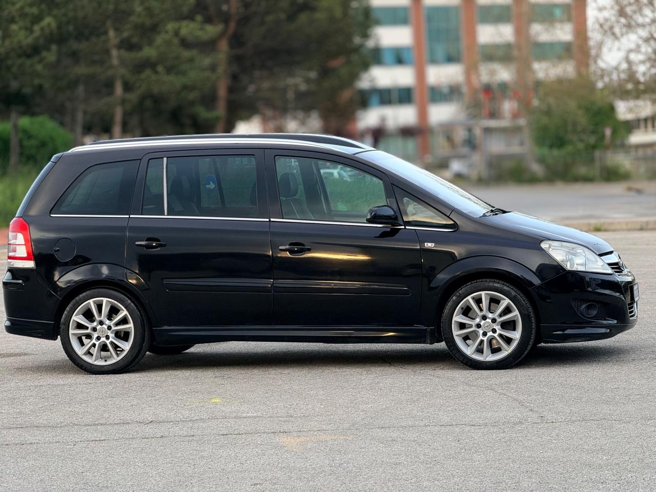 Opel Zafira 1.9 diesel Cosmo
