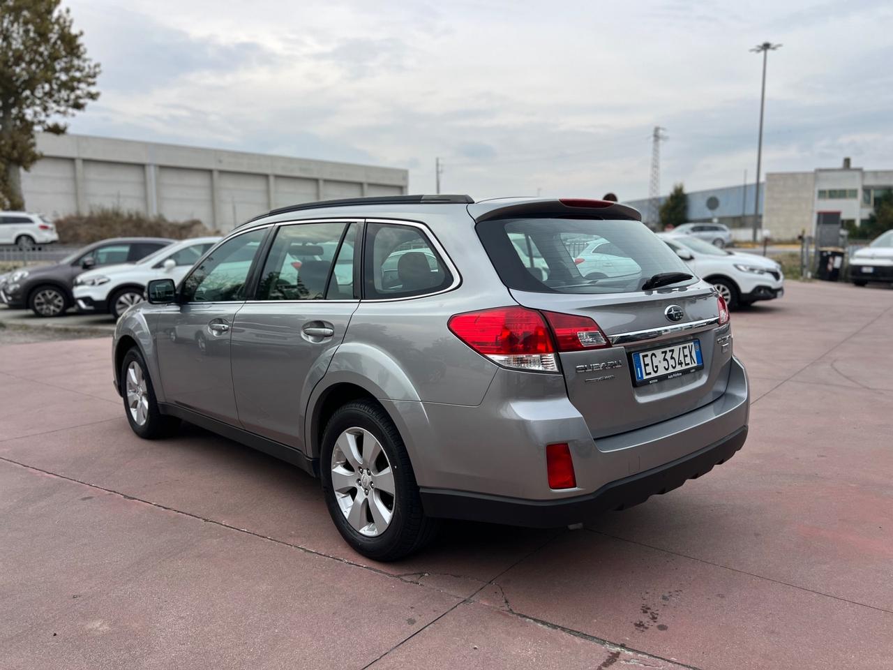 Subaru OUTBACK 2.0D Trend