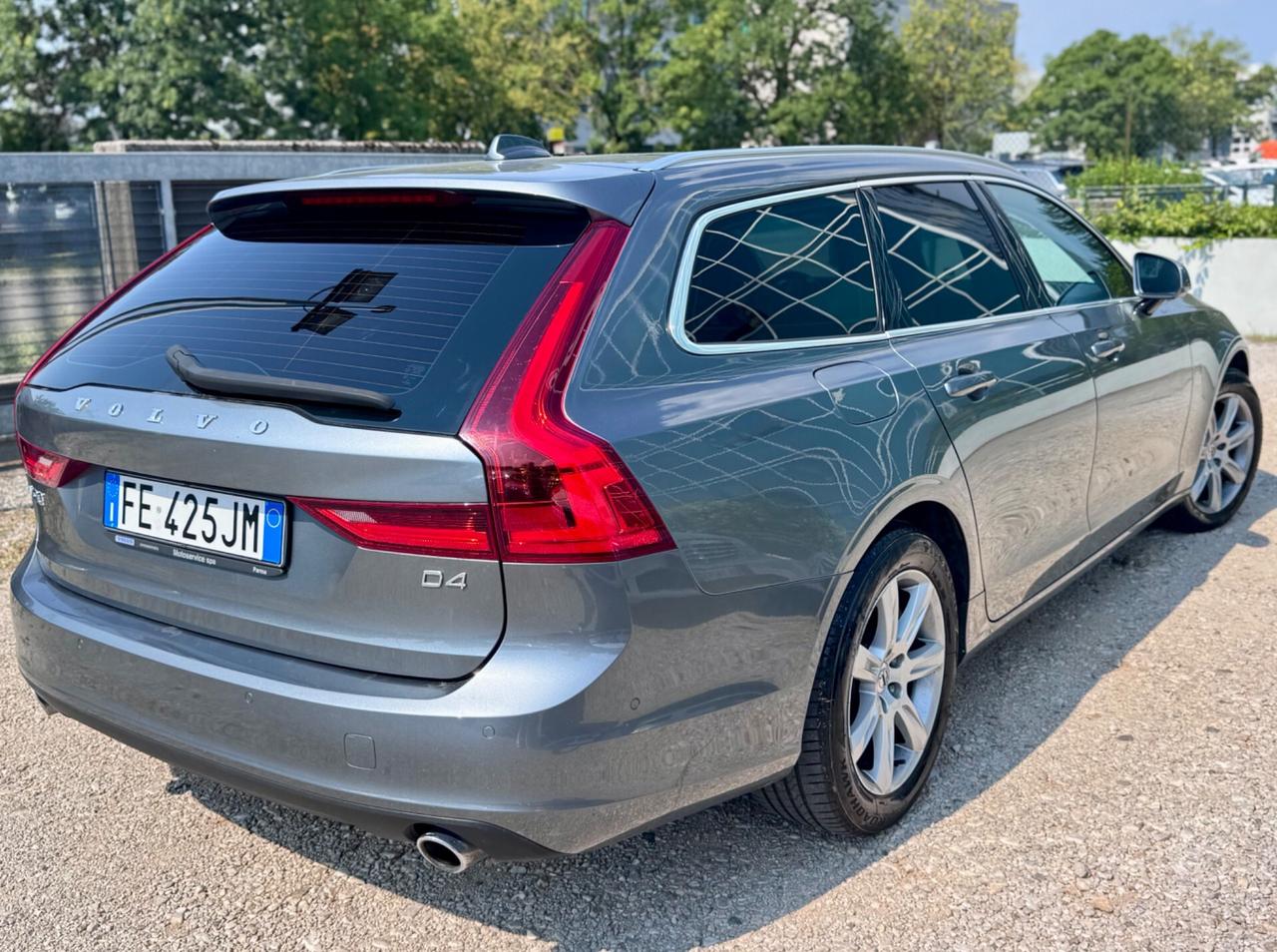 Volvo V90 D4 Automatica Momentum 2.0 Diesel 190cv