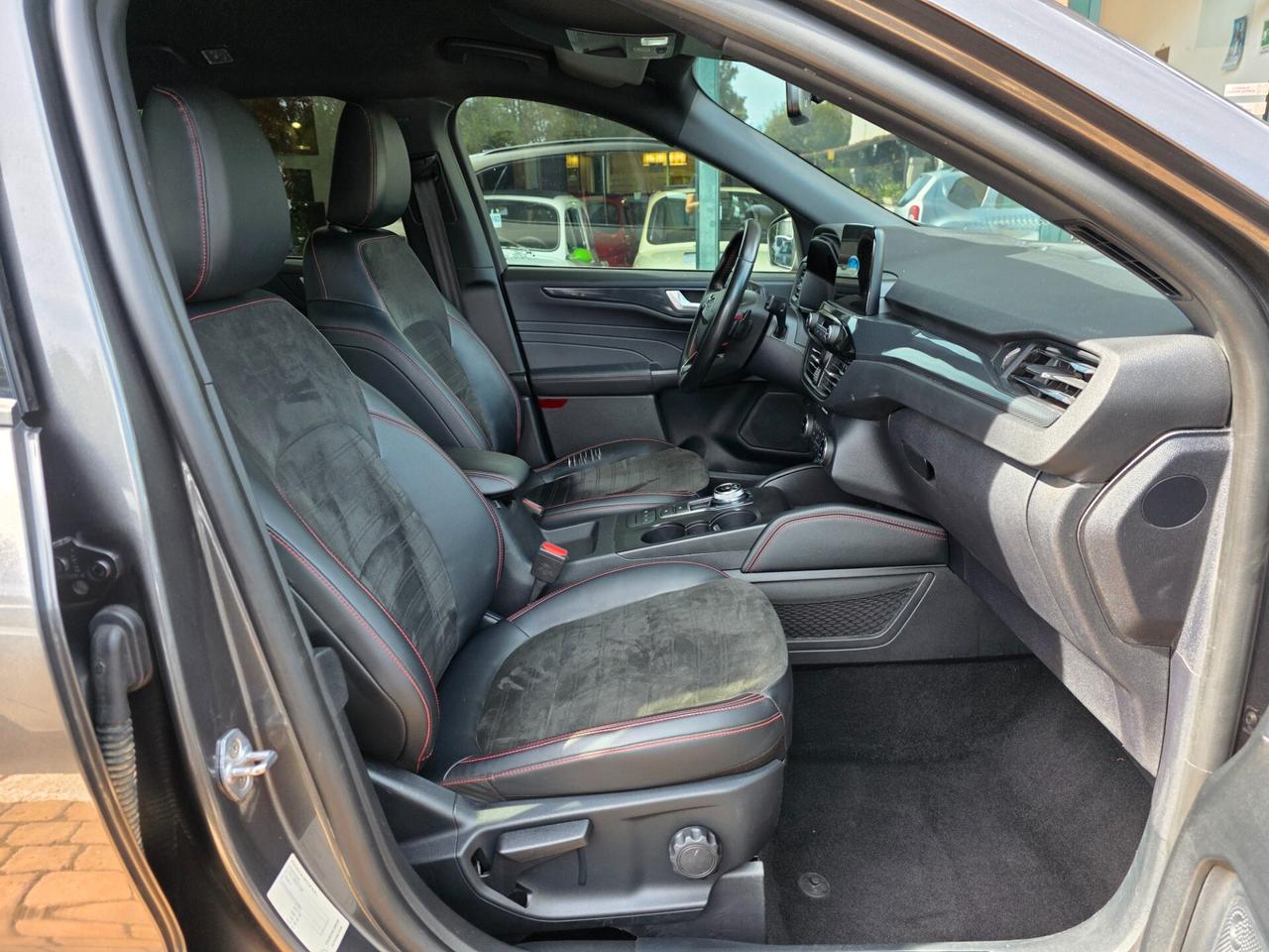 Ford Kuga 2.0 EcoBlue 120 CV aut. 2WD ST-Line autocarro 5 posti