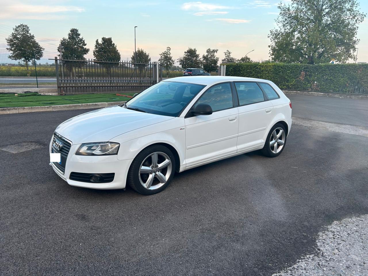 Audi A3 2.0 Tdi Sportback S-LINE ok neopatentati unico proprietario tutta tagliandata con libretto tagliandi