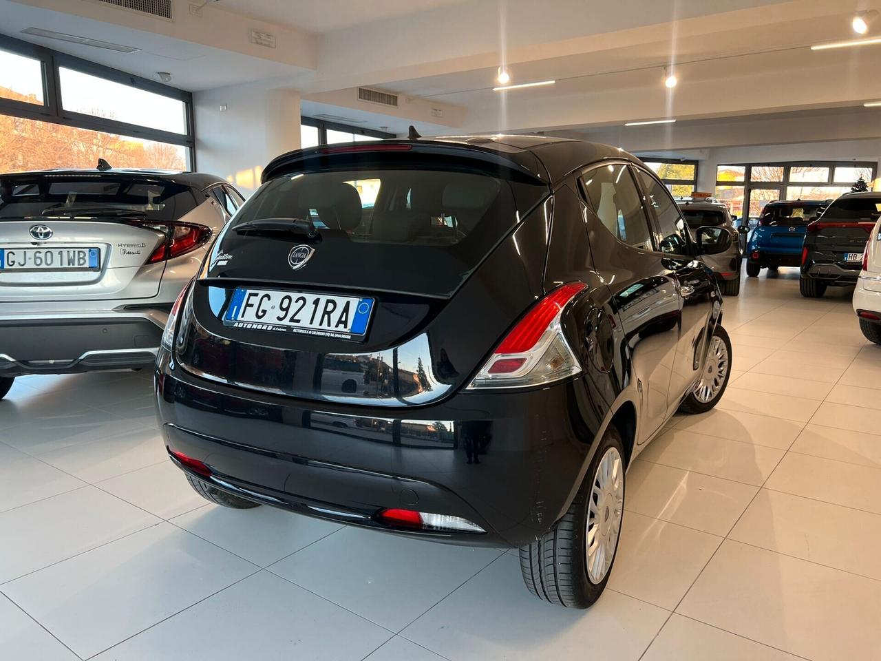 Lancia Ypsilon 1.2 69 CV 5 porte Silver