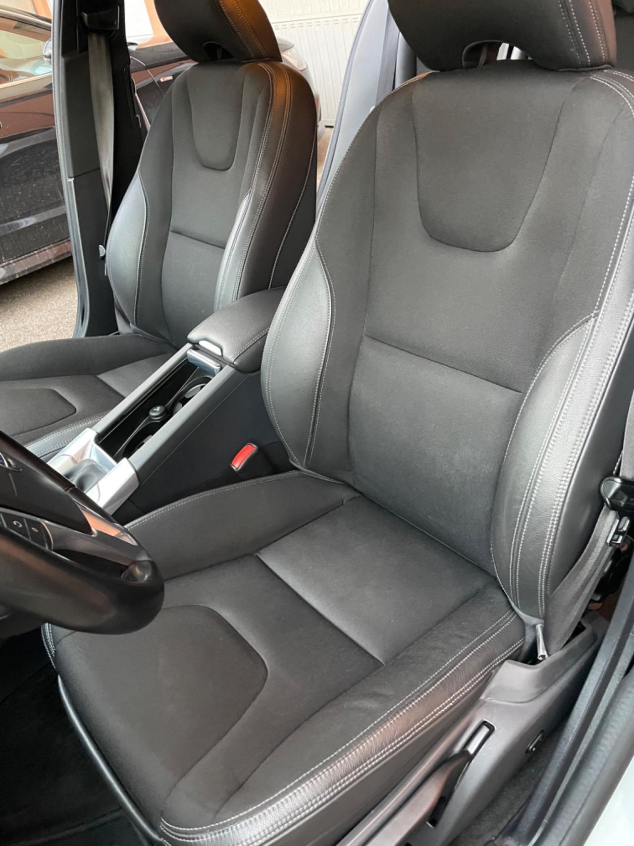 Volvo V60 Cross Country V60 Cross Country D4 AWD Geartronic Summum