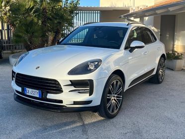 PORSCHE Macan 2.0