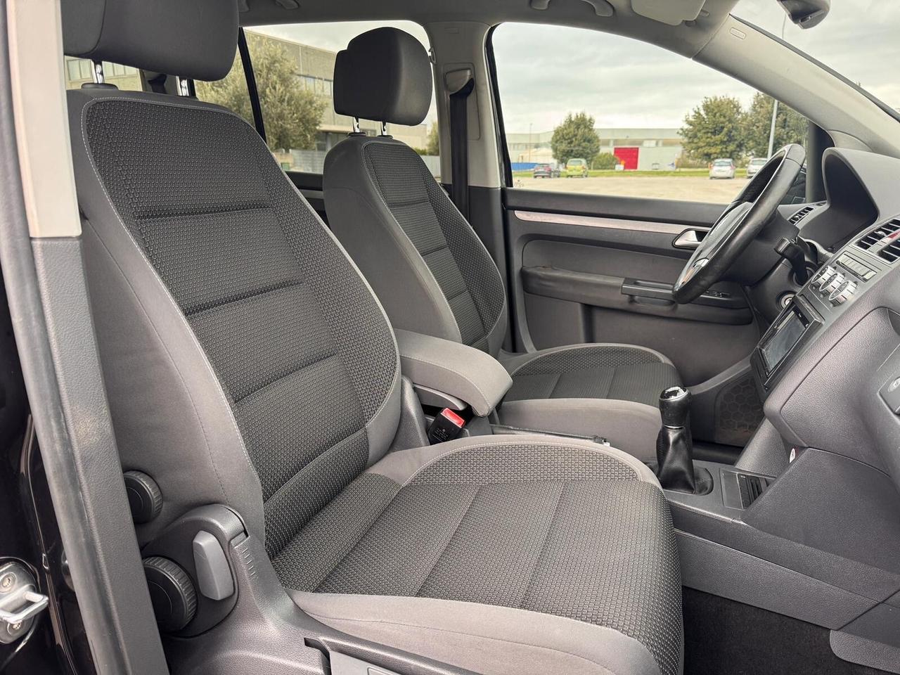 Volkswagen Touran Business 1.4 Highline EcoFuel 7 posti