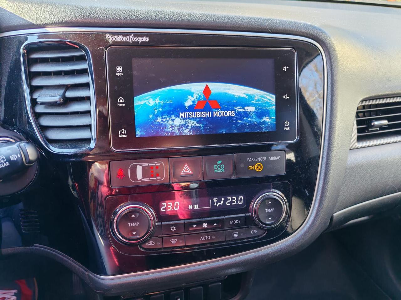 Mitsubishi Outlander 2.2 DI-D 4WD Intense 7 Posti