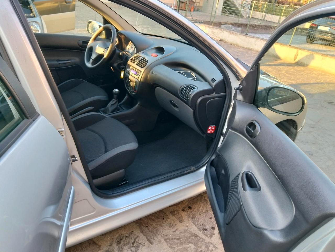 Peugeot 206 1.4 HDi 5p. Enfant Terrible