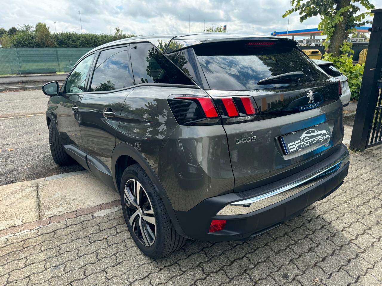 Peugeot 3008 BlueHDi 130 S&S EAT8 Allure