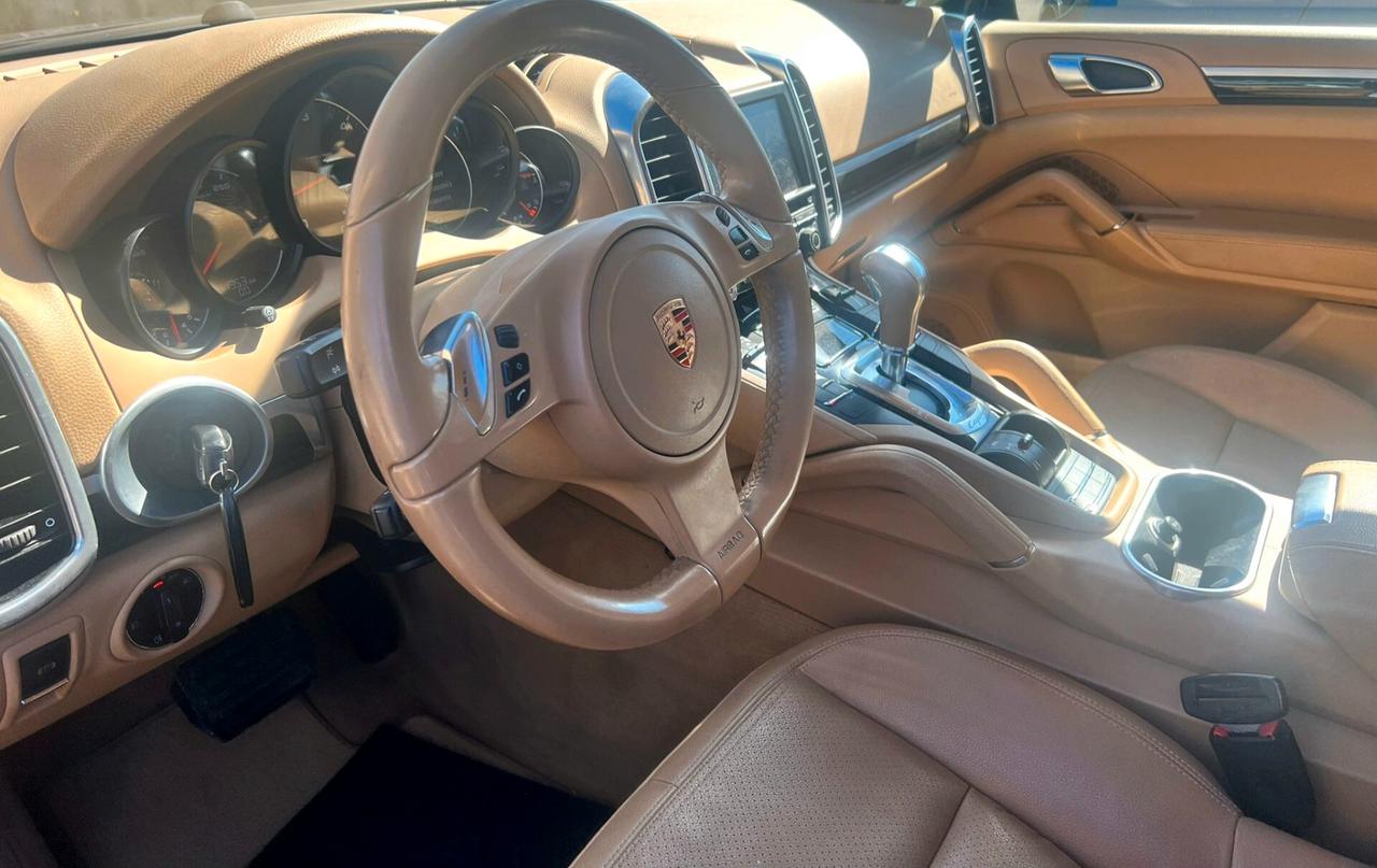 Porsche Cayenne 3.0 245cv