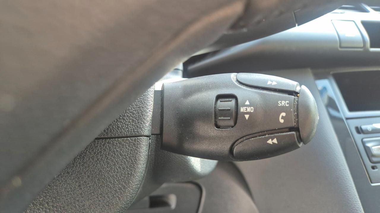 Peugeot 3008 1.6 HDi 115CV Business