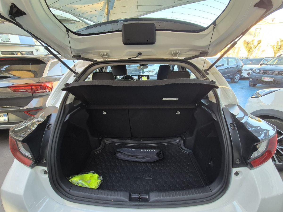 TOYOTA - Yaris - 1.5 Hybrid 5p. Business