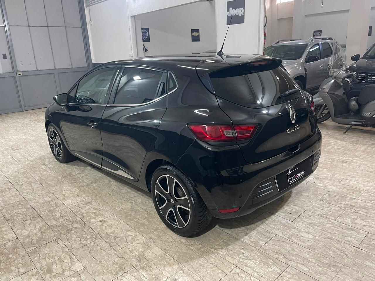 Renault Clio dCi 8V 75 CV Start&Stop 5 porte Energy Duel