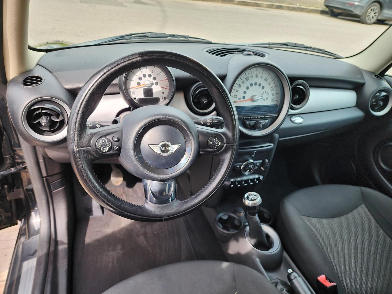Mini 1.6 16V One (55kW)