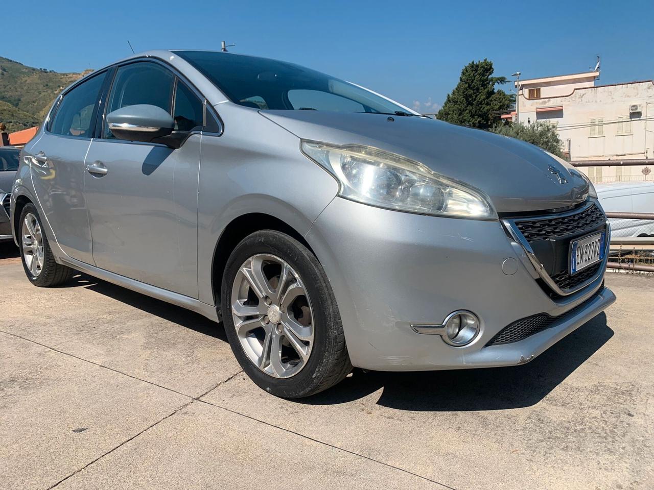 Peugeot 208 1.2 VTi 82 CV 5 porte Allure