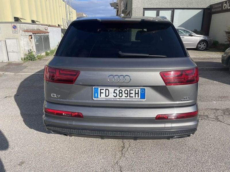 Audi Q7 3.0 TDI quattro tiptronic S- LINE