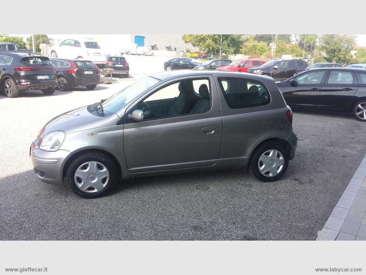 TOYOTA Yaris 1.0 16V 3p. Sol