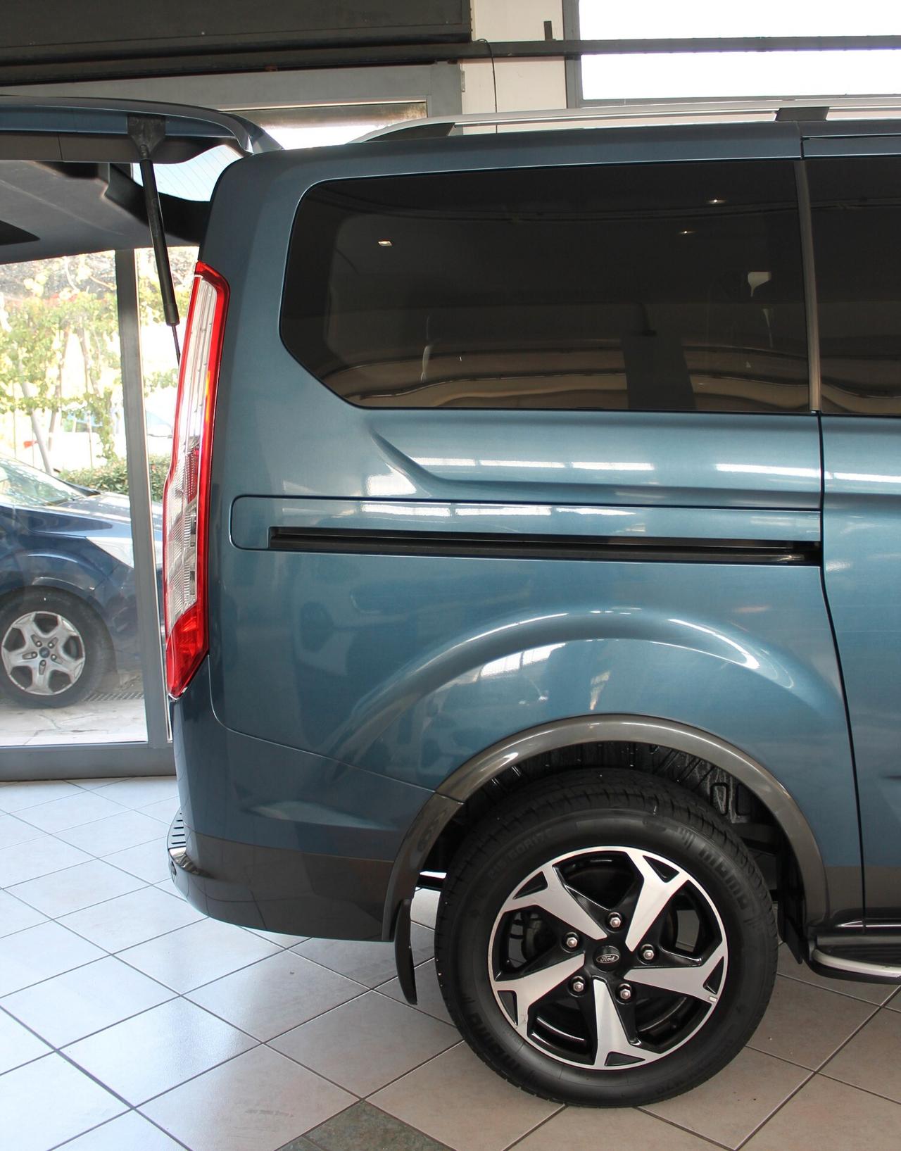 Ford Tourneo Custom 320 2.0 EcoBlue 185CV aut. PC Active