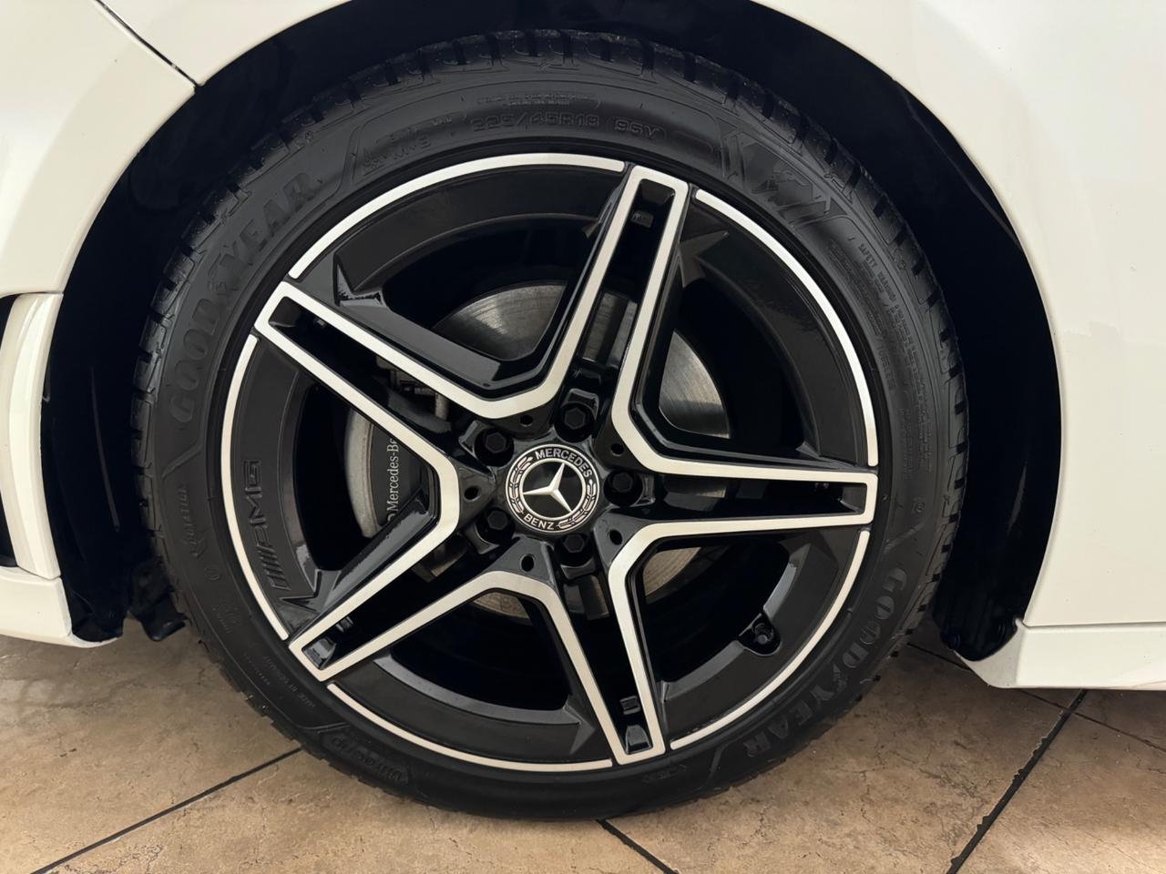 Mercedes-benz A 180 d PREMIUM AMG LUCI AMBIENTE AUTO