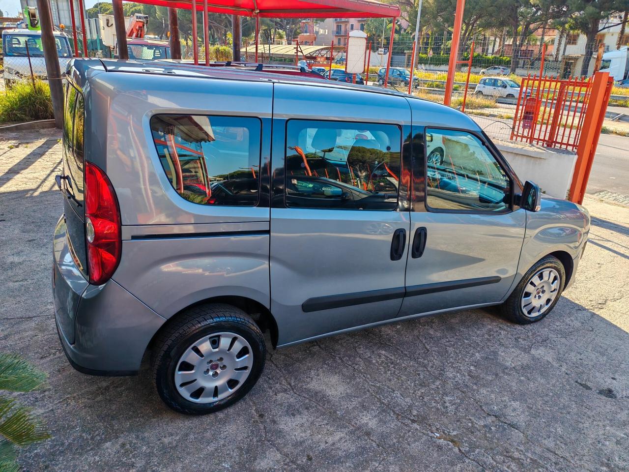 Fiat Dobló 1,6 diesel 02/2012 cv105
