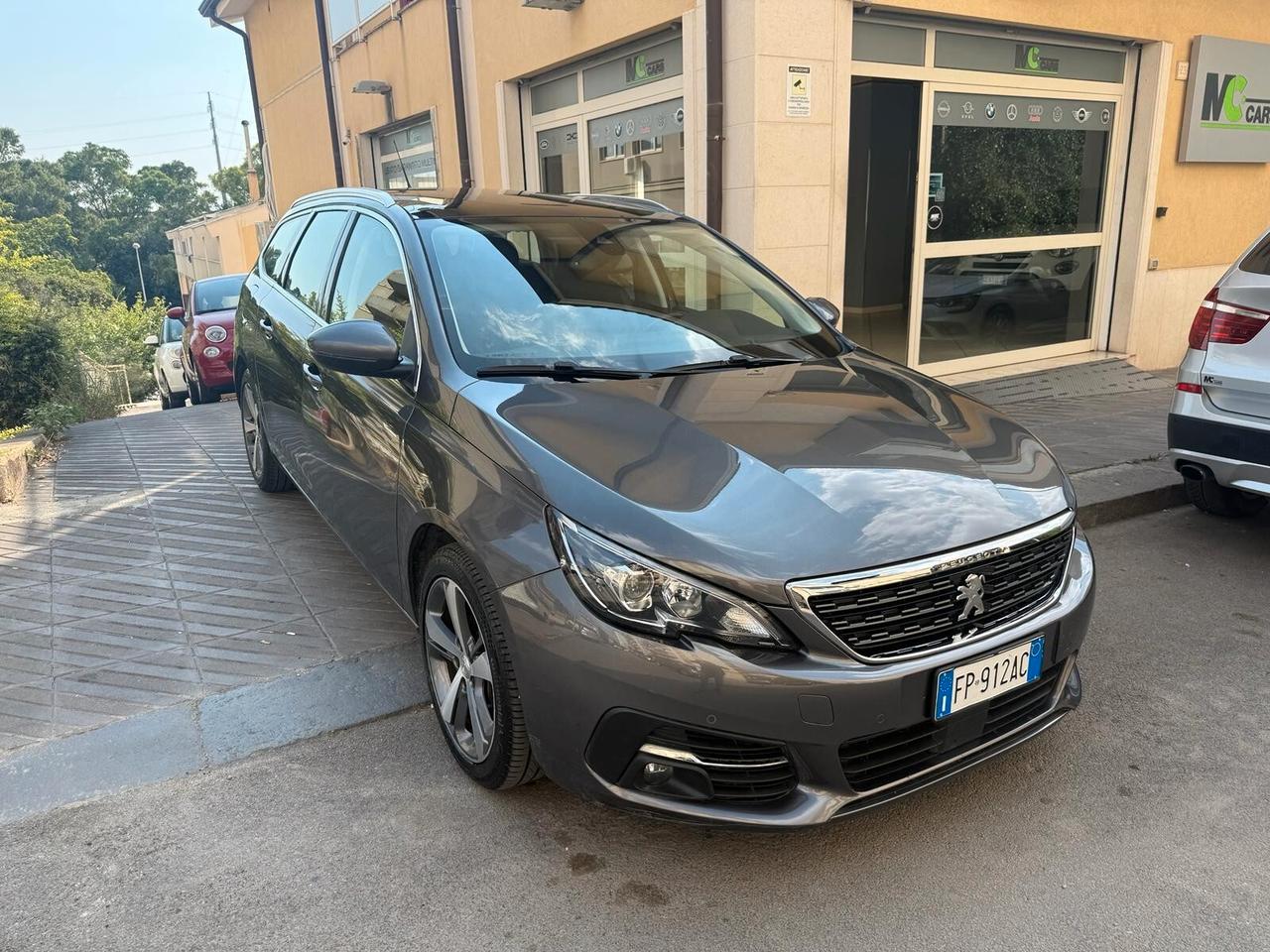 Peugeot 308 BlueHDi 130 S&S SW Allure