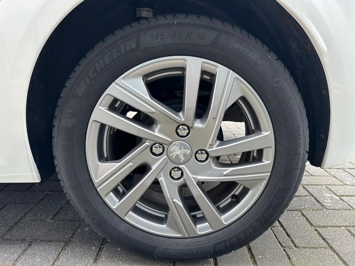 Peugeot 208 PureTech 100 Stop&Start 5 porte Allure
