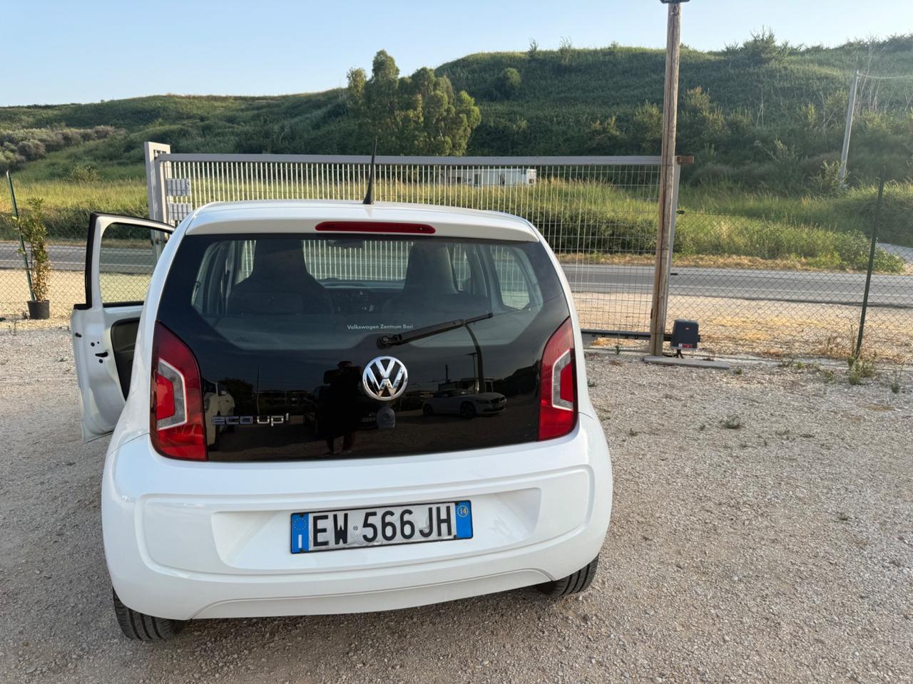 Volkswagen up! 1.0 5p Metano 4.499€ PERMUTE