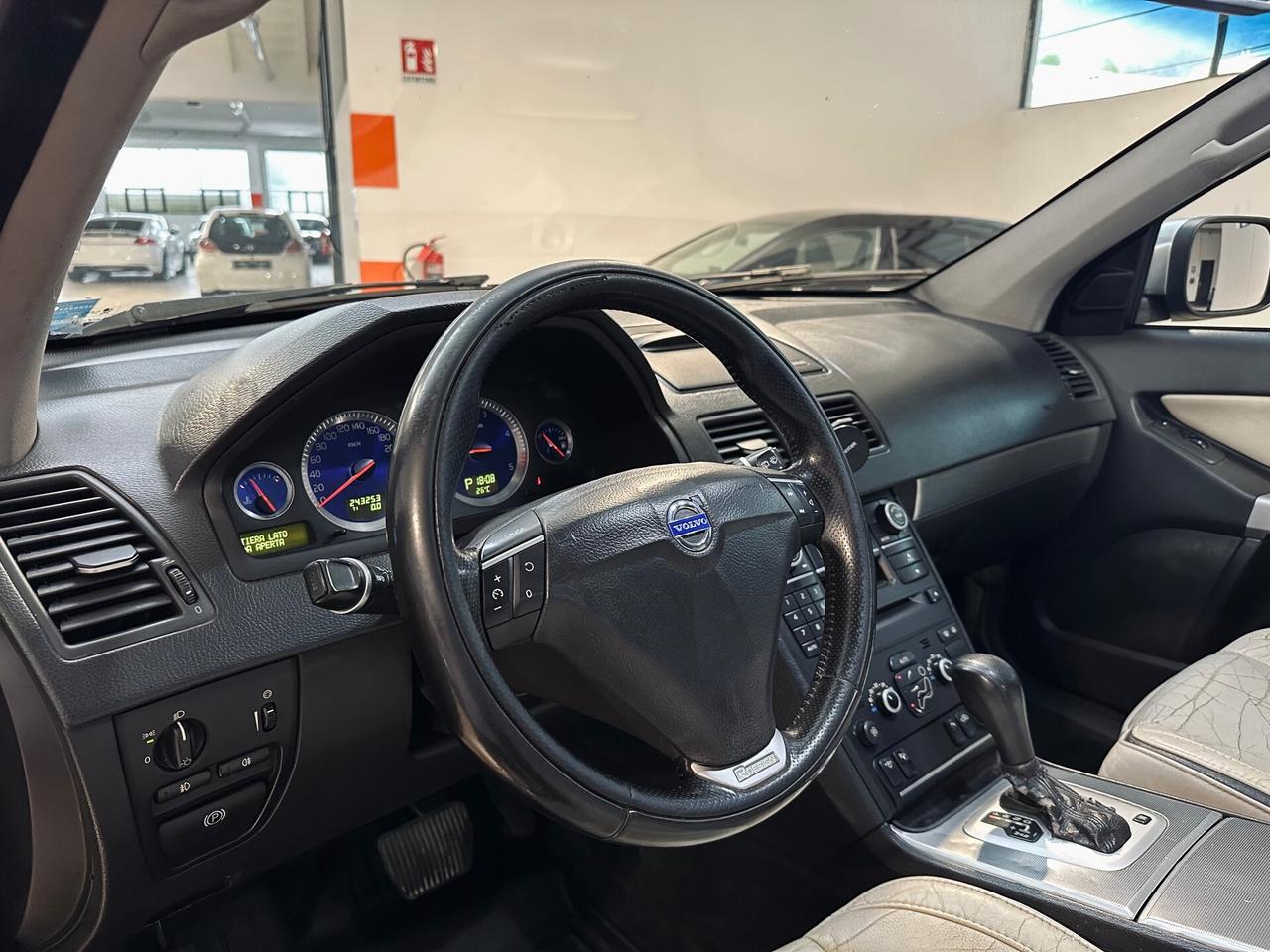 Volvo XC 90 2.4 D5 185 CV AWD R-design SOLO 2 PROPRIETARI