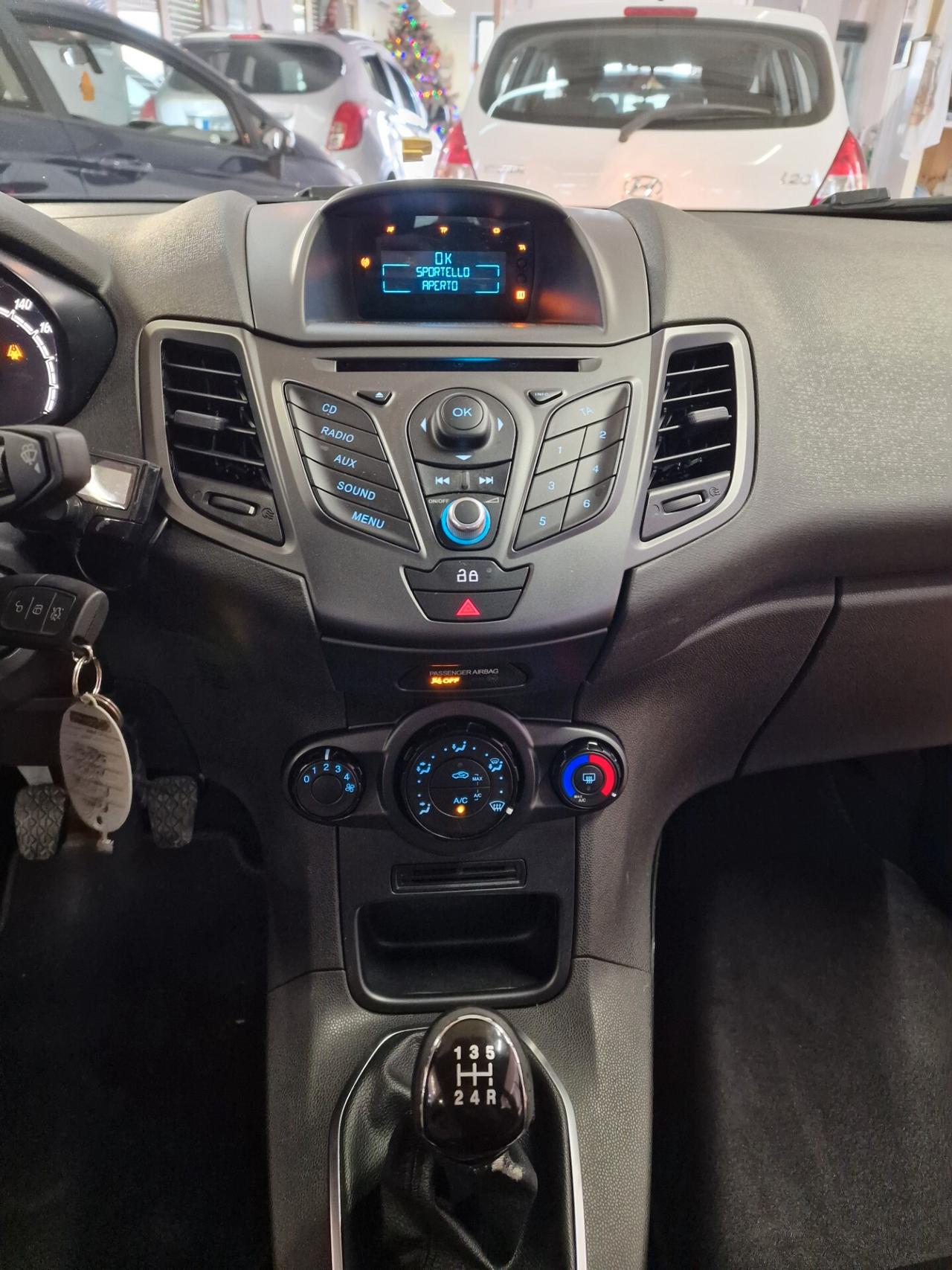 Ford Fiesta 1.5 TDCi 75CV 5 porte Titanium