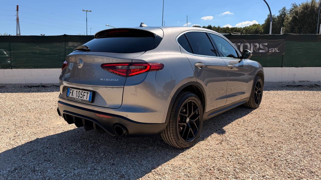 Alfa Romeo Stelvio 2.0 Turbo 280 CV AT8 Q4 First Edition