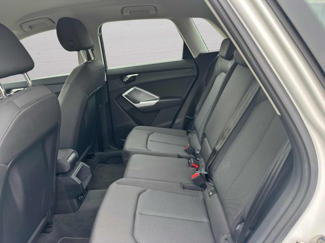 AUDI Q3 35 TDI Business