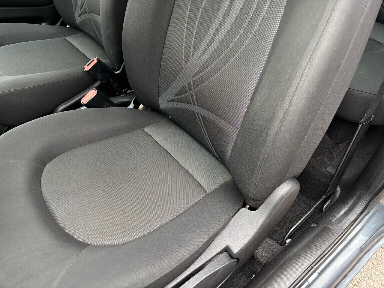 Lancia Ypsilon 1.2 69 CV Unyca OK Neopatentati