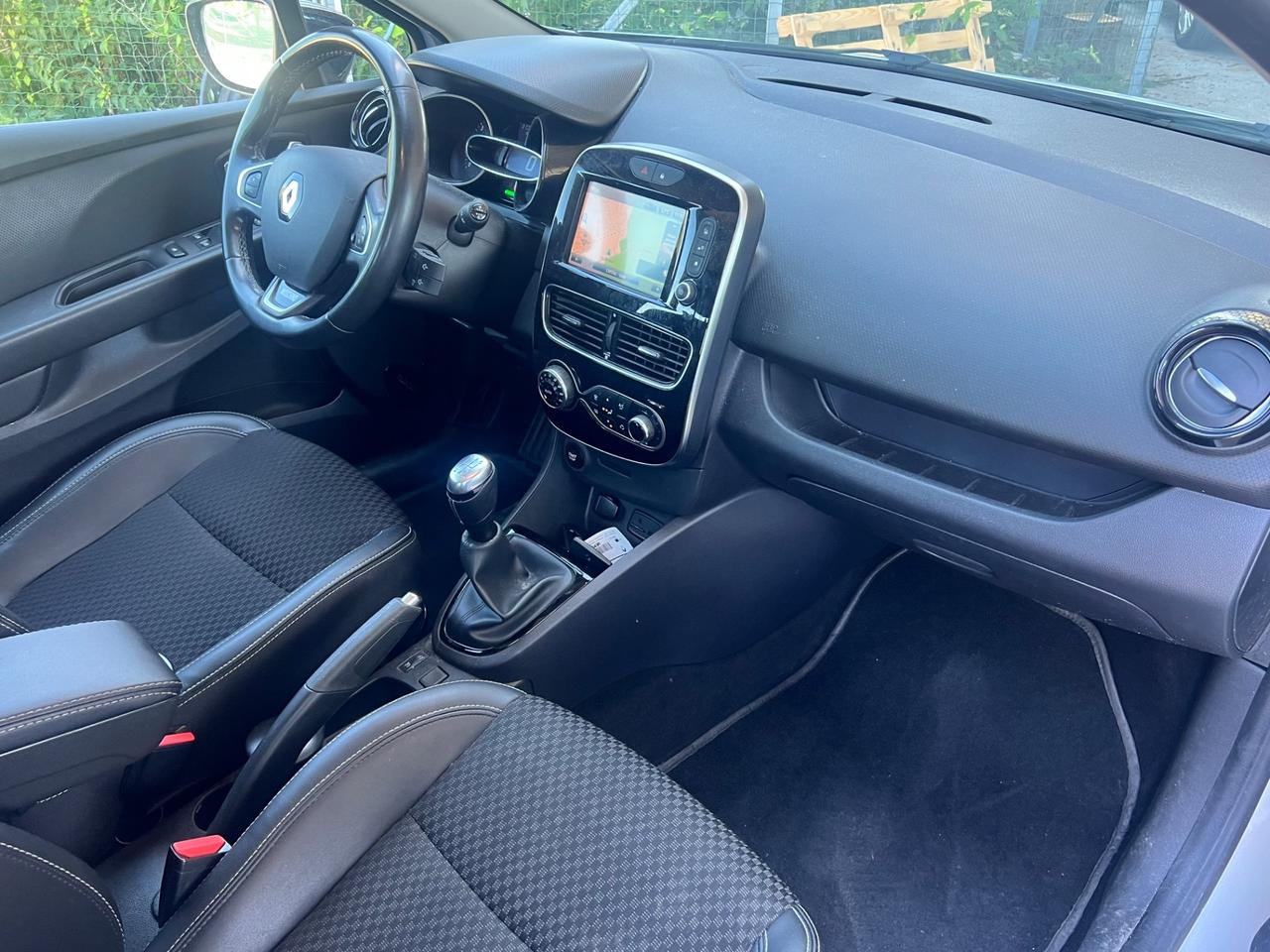 Renault Clio dCi 8V 90 CV EDC 5 porte Moschino Intens