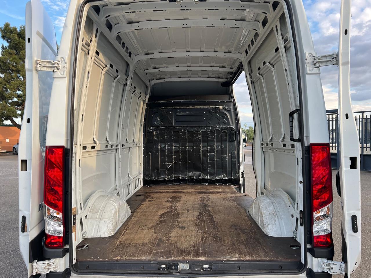 Iveco Daily 35S14 2.3 MJT 140cv L2H2 - 2017