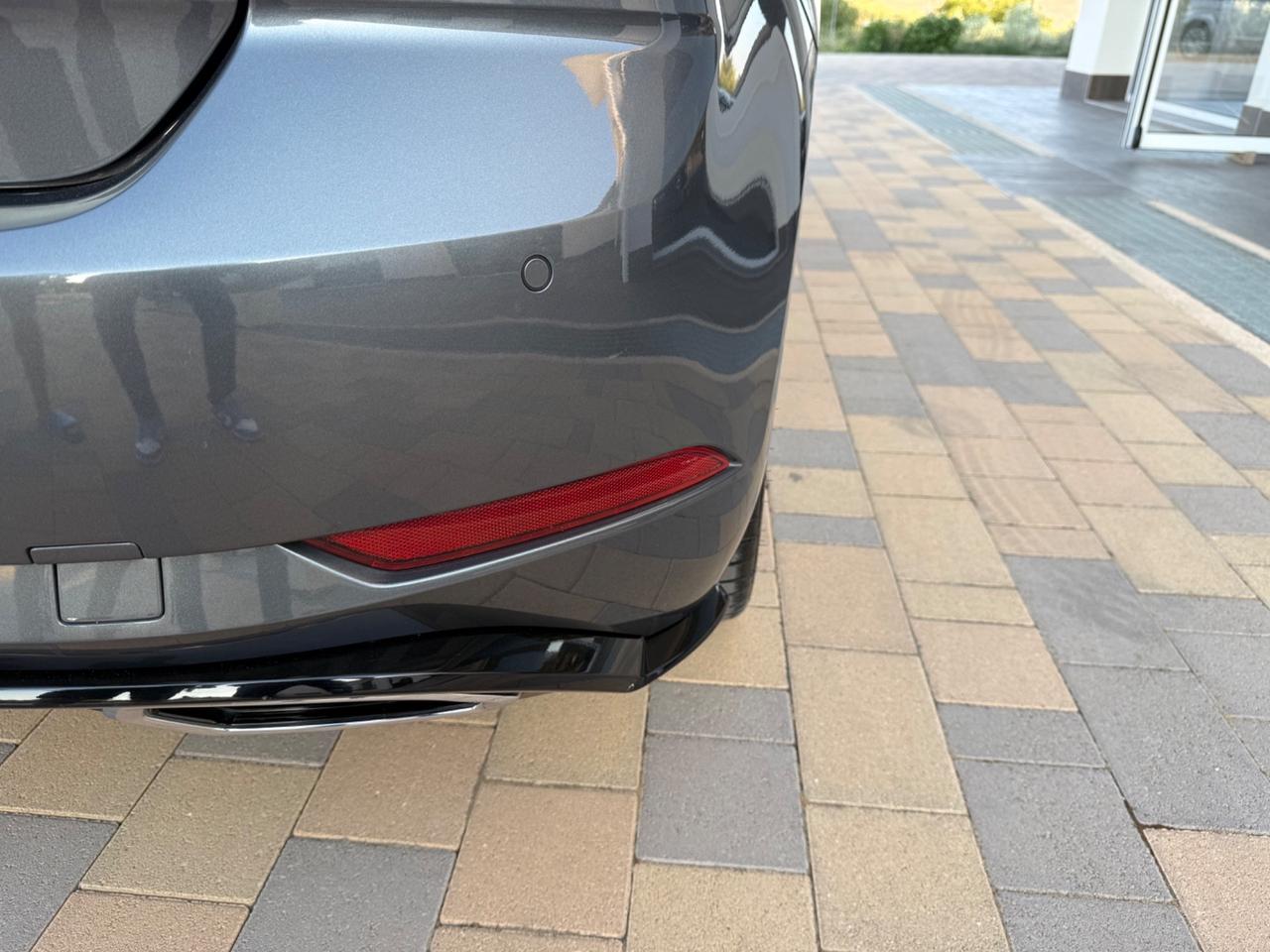 Volkswagen Golf R-LINE 1.6 TDI 115 CV 5p.