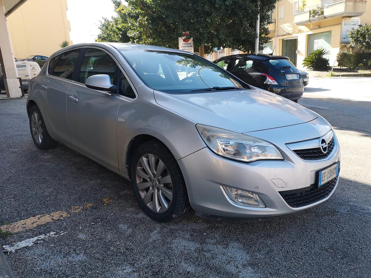Opel Astra 1.7 CDTI 110CV 5p 2011