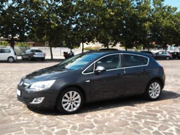 Opel Astra Berlina 1.7 CDTI Cosmo 2011