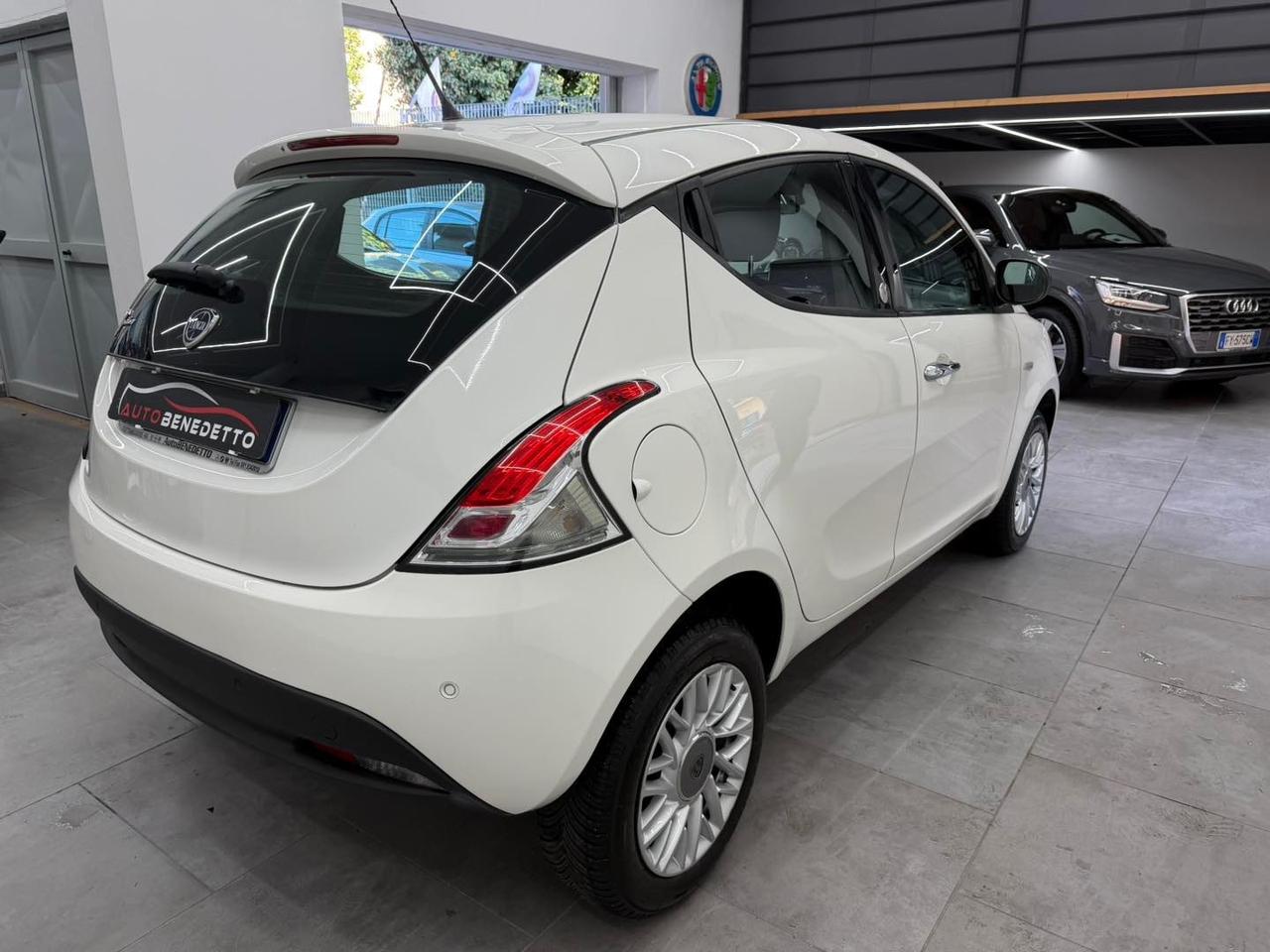 Lancia Ypsilon 0.9 TwinAir 85 CV Ecochic Gold 2015