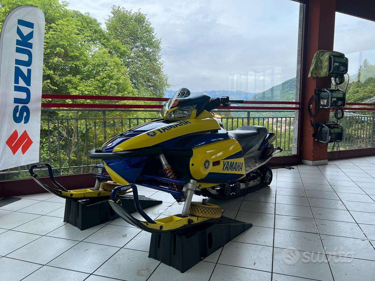 Motoslitta yahama r1
