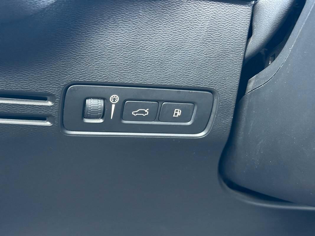 Volvo XC40 1.5 t4 phev Inscription Expression TETTO APRIBILE