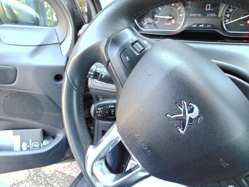 PEUGEOT 208 1° serie PureTech 82 Stop&Start 5 ...