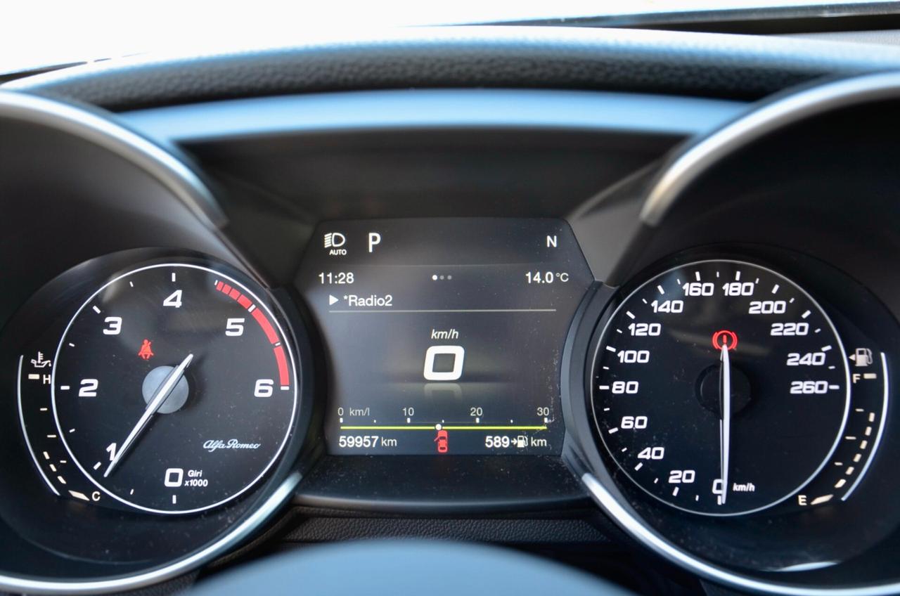 ALFA ROMEO GIULIA 2.2 T VELOCE Q4 210cv AWD AUTO, SERVICE UFF FCA, EURO 6B, 19", XENO, APPLE ANDROID, PERMUTE