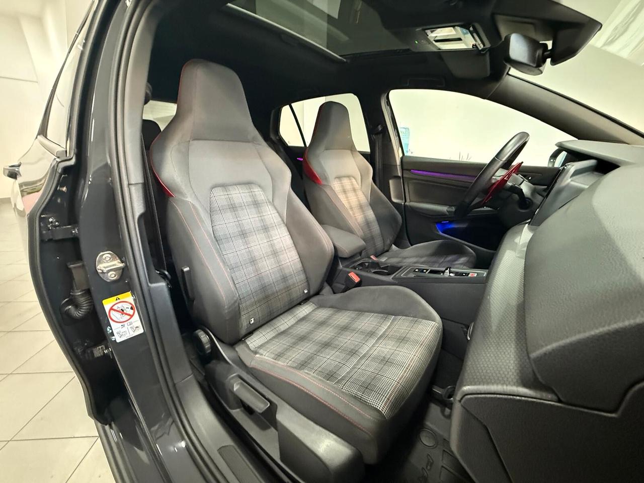 Volkswagen Golf GTI 2.0 TSI DSG