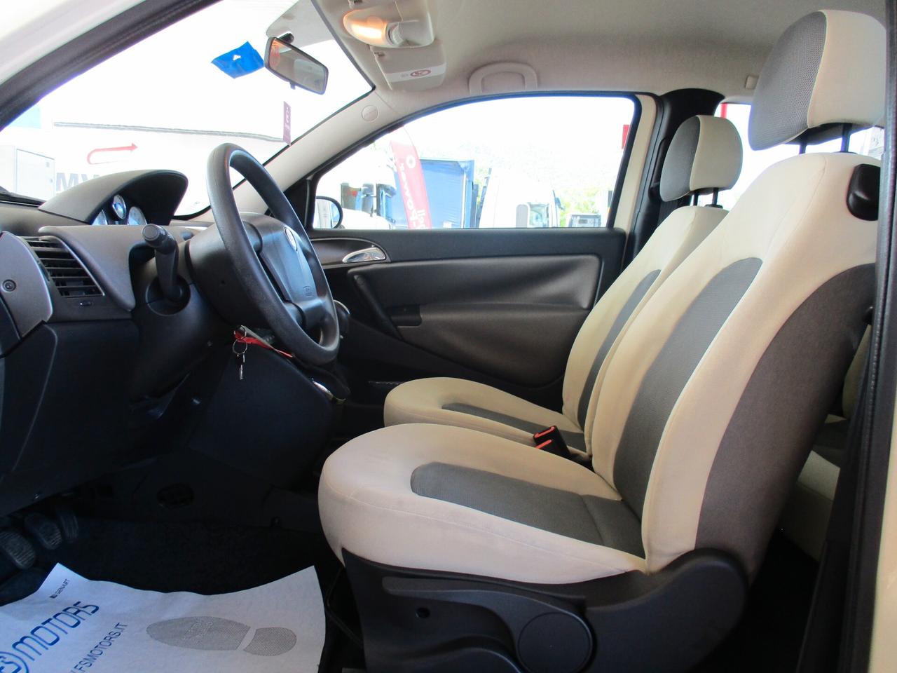 Lancia Ypsilon 1.2 PLATINO