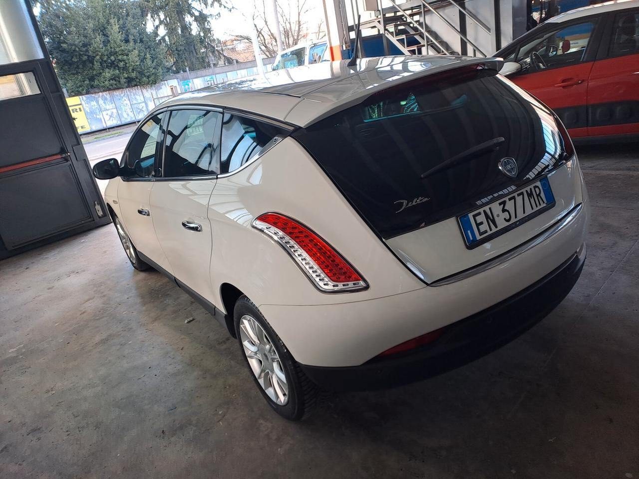 Lancia Delta 1.6 MJT DPF Silver